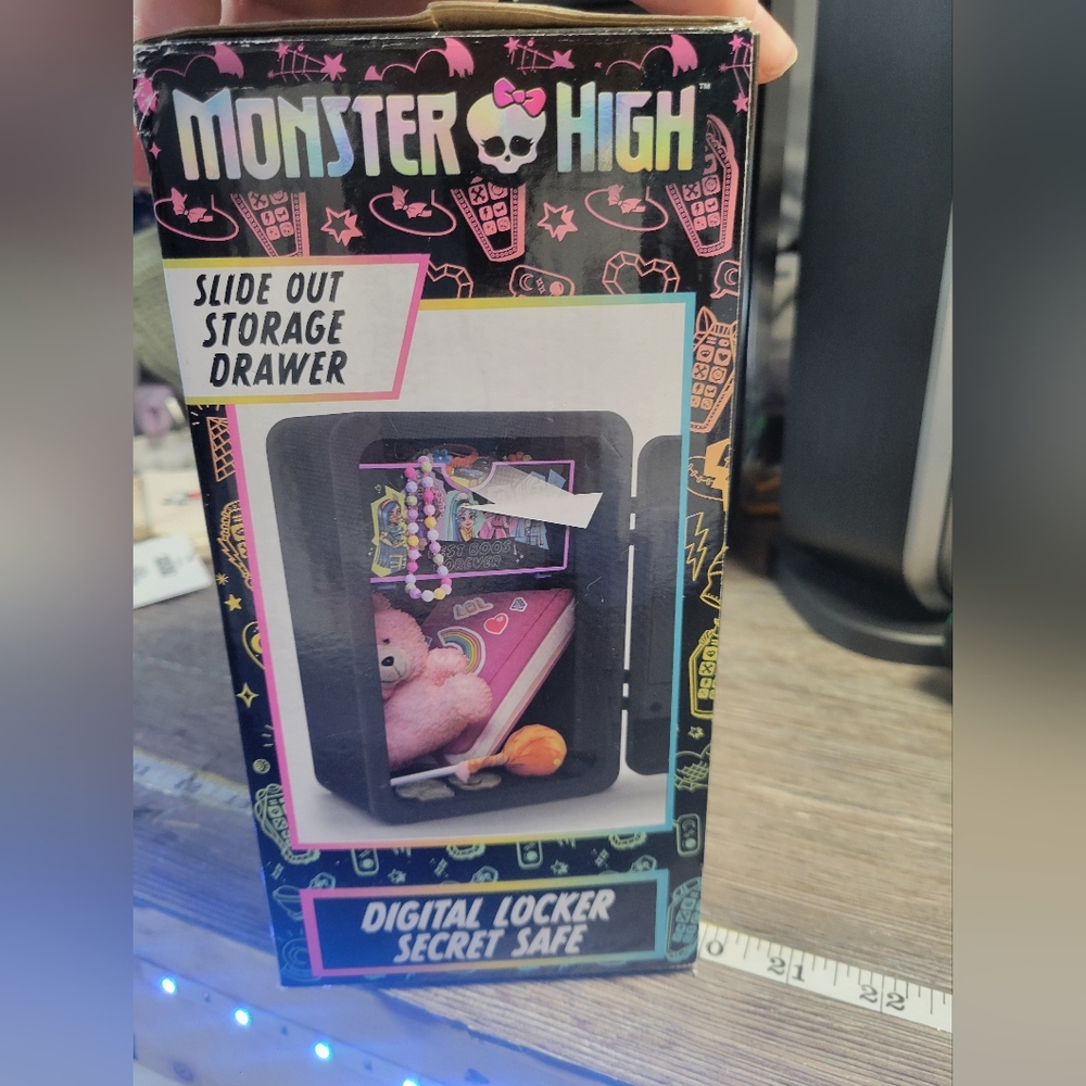 Monster‎ High NEW  Digital Locker Secret Safe